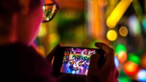 सायन-और-नीला-ग्रंज-संगीत-youtube-थंबनेल---2025-04-12t100134.856